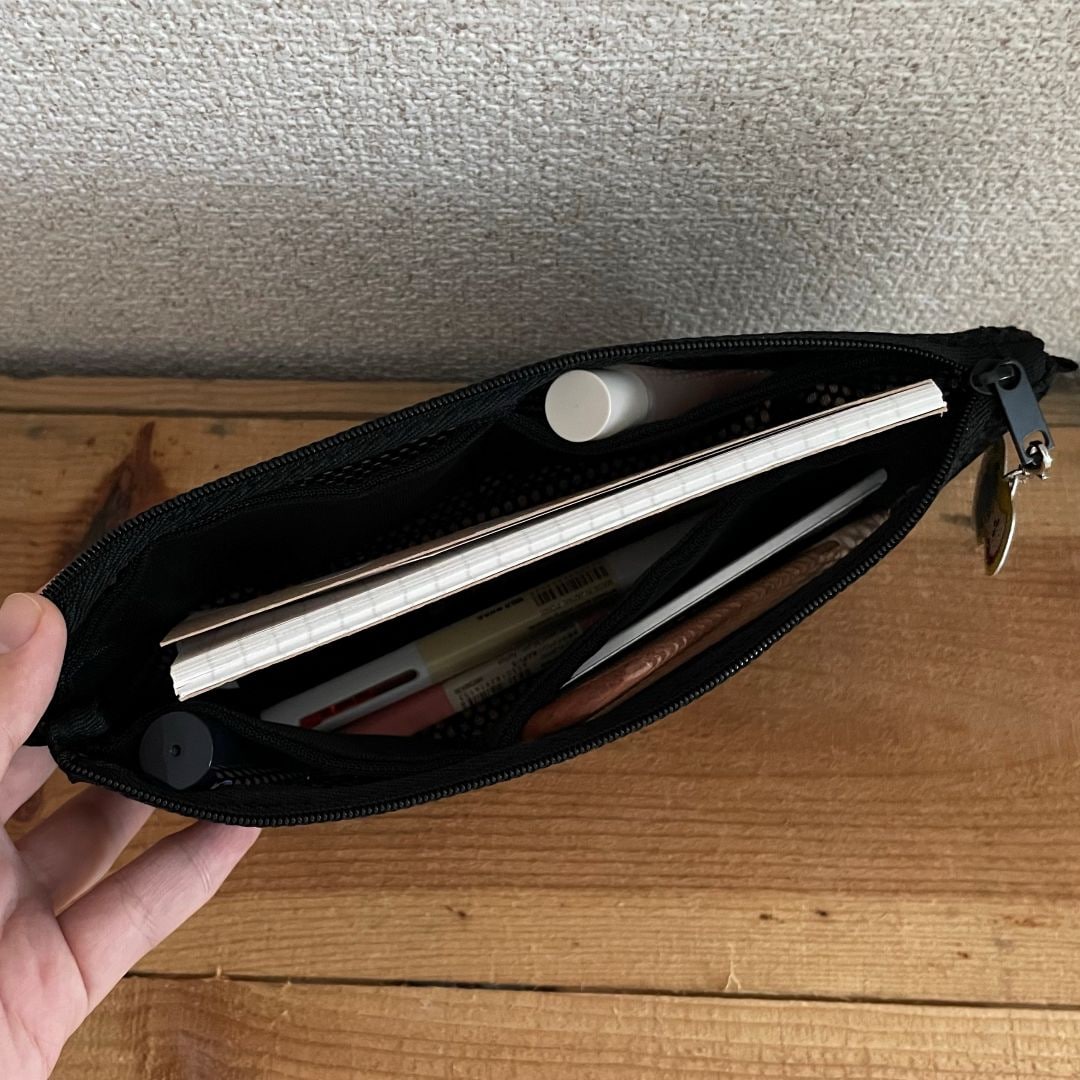 ペンケースを実際の使用している様子