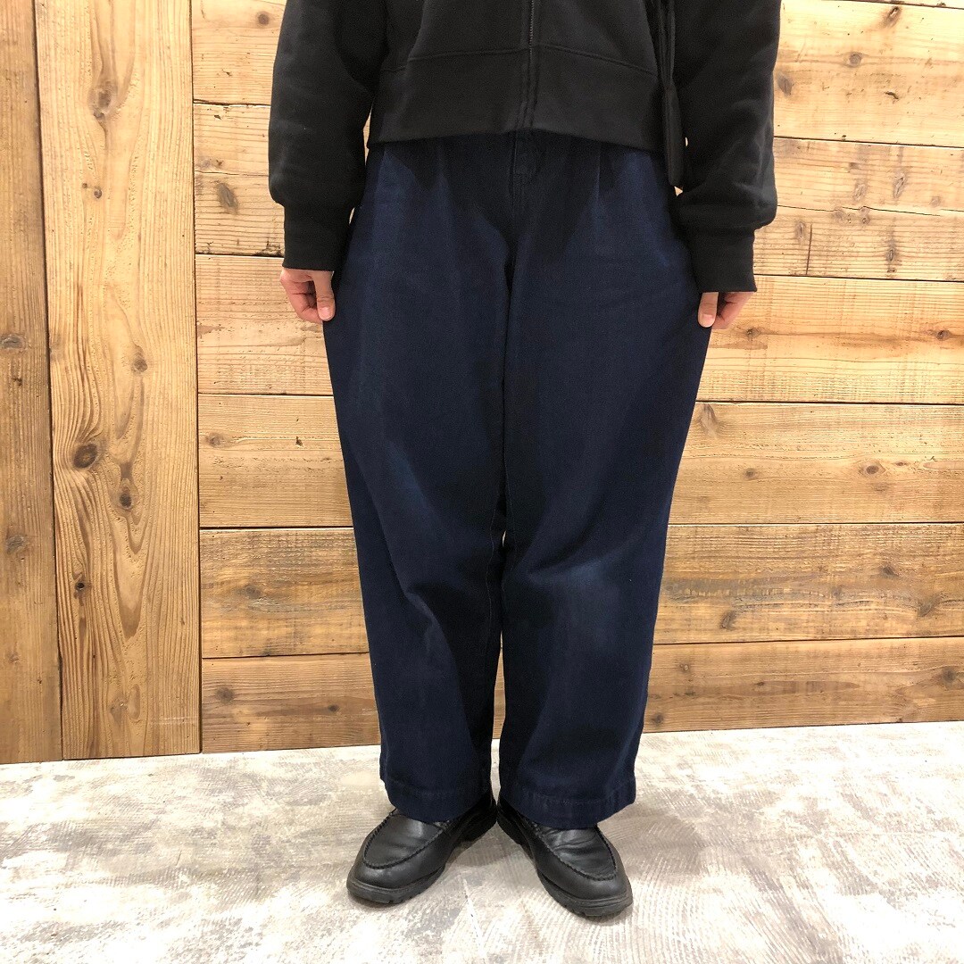 カポック混デニムタックワイドパンツ