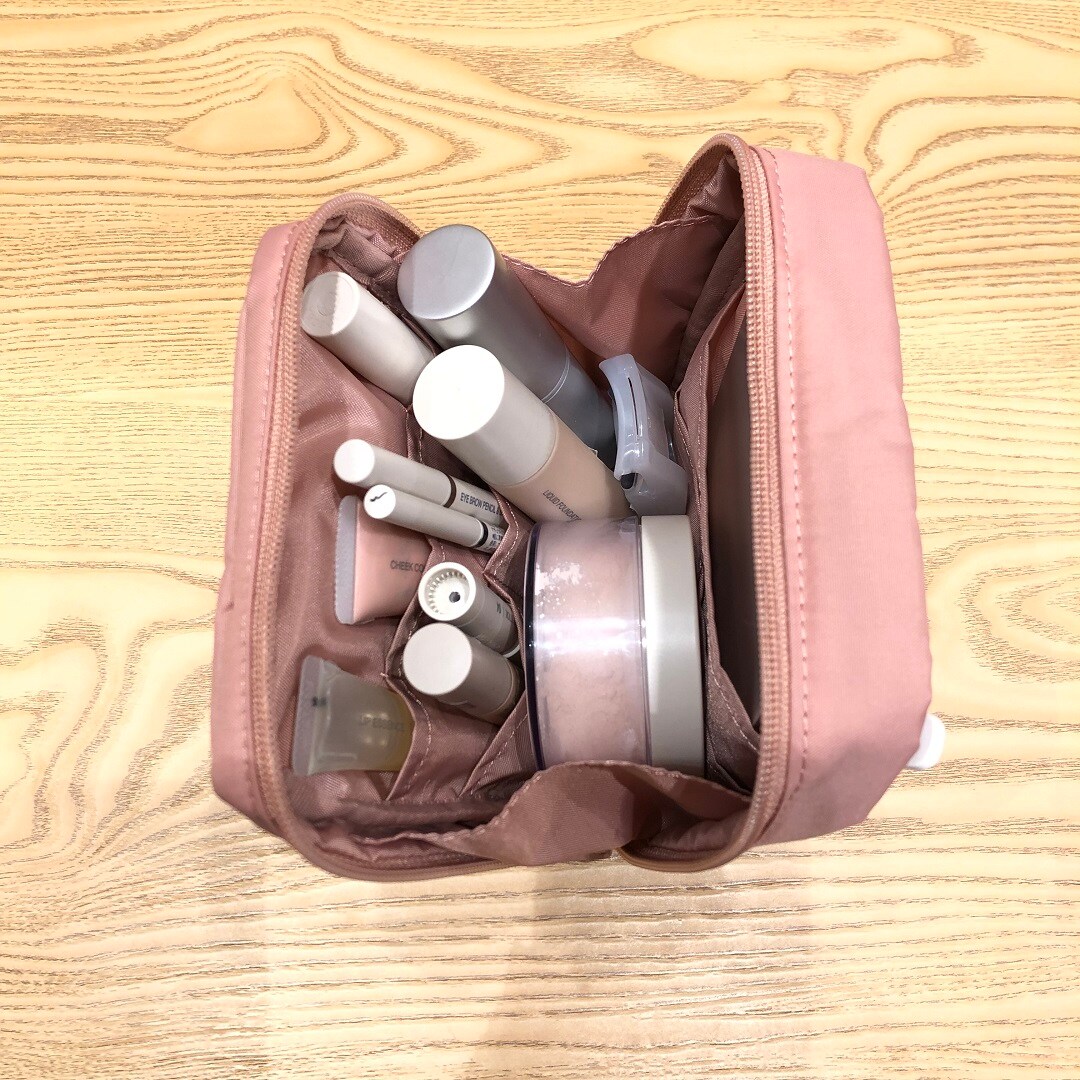 メイク用品入れた写真
