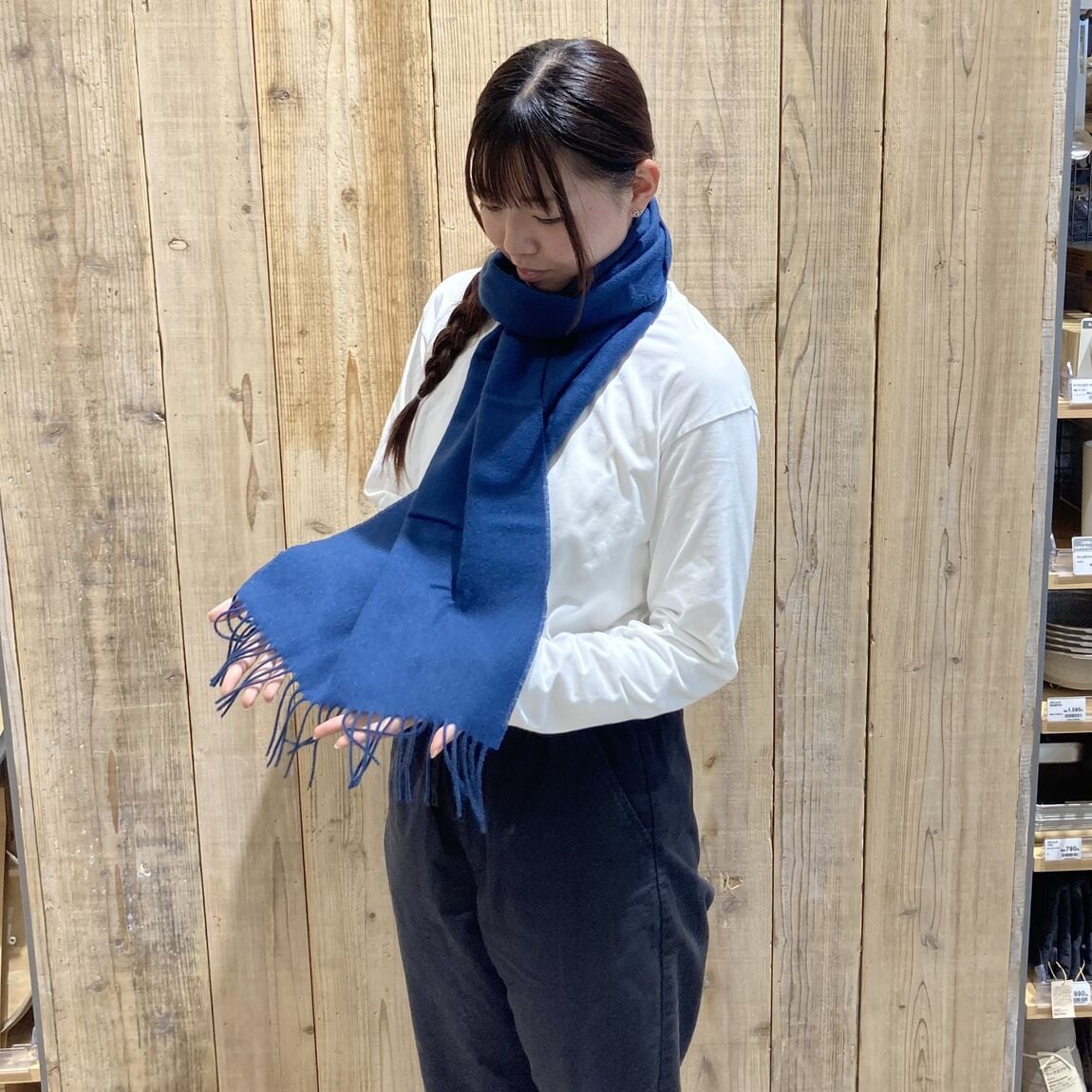 女性スタッフの写真