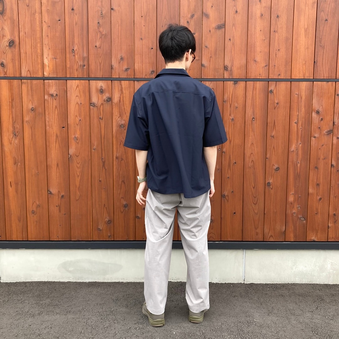 ３