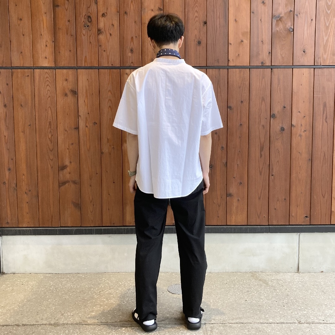 後ろ