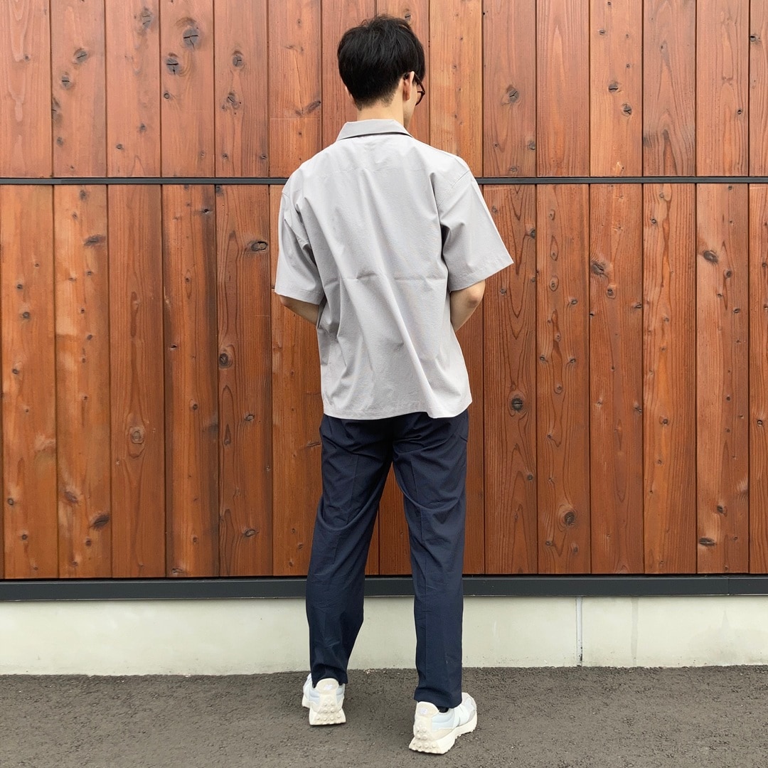 後ろ