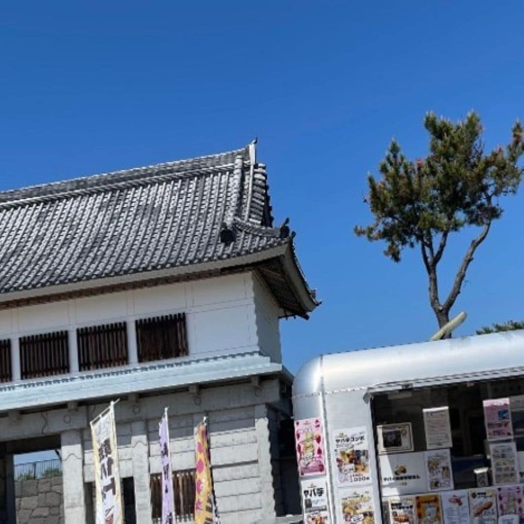 ヤバイ焼き芋屋さんのキッチンカーの写真
