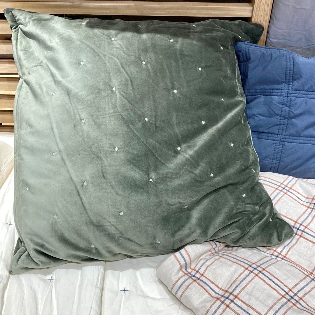 コットンベルベット大判クッションの写真