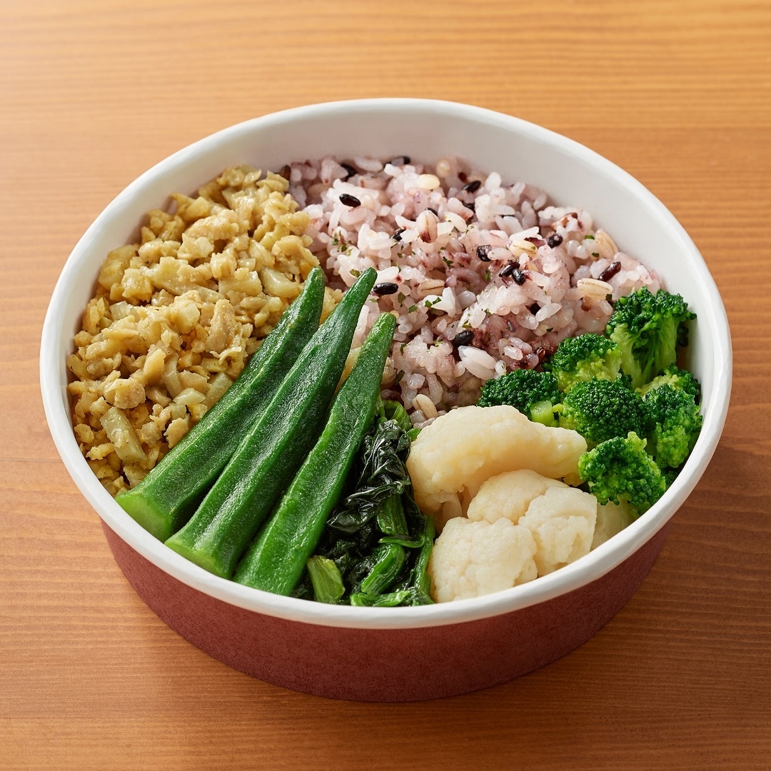 「1/3日分の野菜を使った雑穀ごはん スパイシーグリーンサラダ」の商品画像