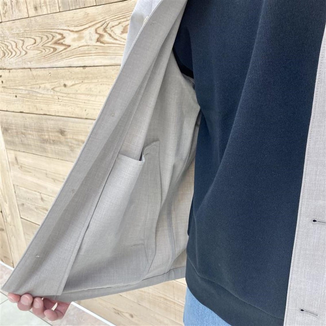 乾きやすいブルゾンを使用したコーディネートのスタッフの写真です。