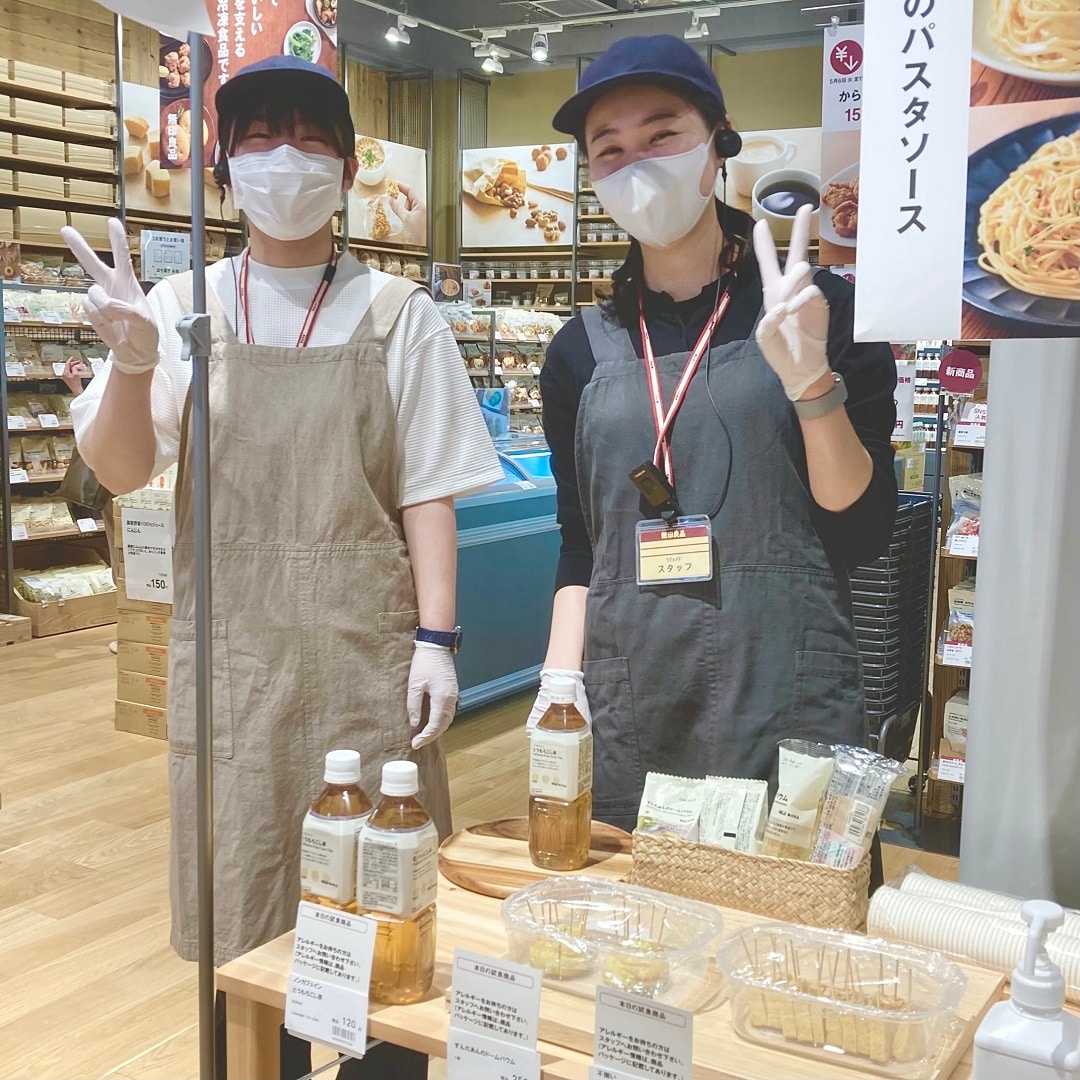 友部スクエア　試食会のようす