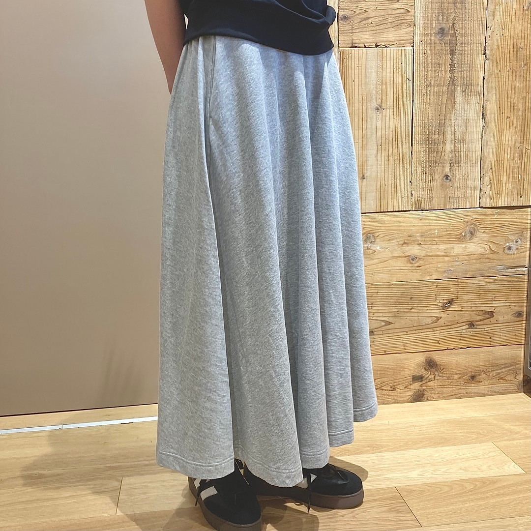 「婦人　ライトスウェットスカート」着用画像