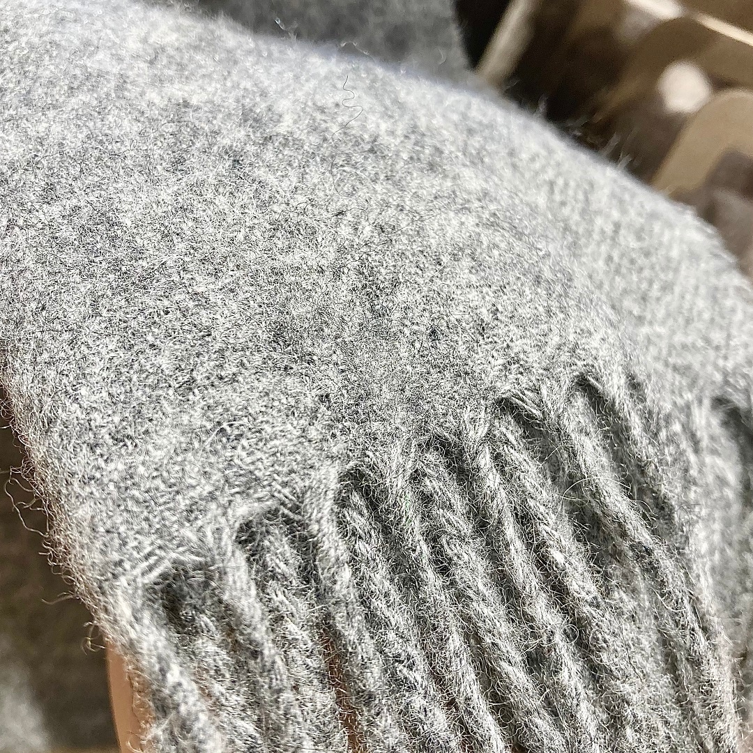 「ふっくらウール　マフラー」マフラーの表面の拡大写真