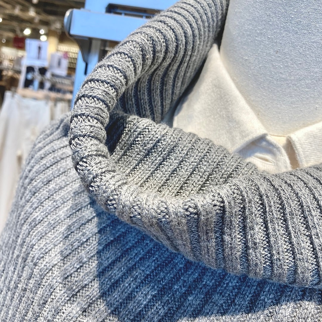 ポンチョの首回り　拡大写真