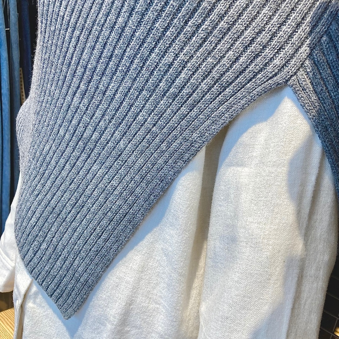 ポンチョのスリット部分　拡大写真