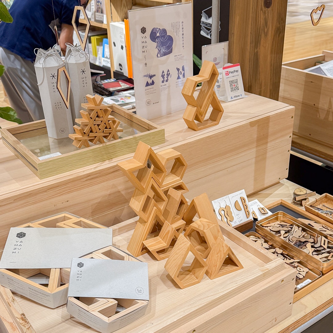 天然木を使ったSukima.の雑貨や玩具