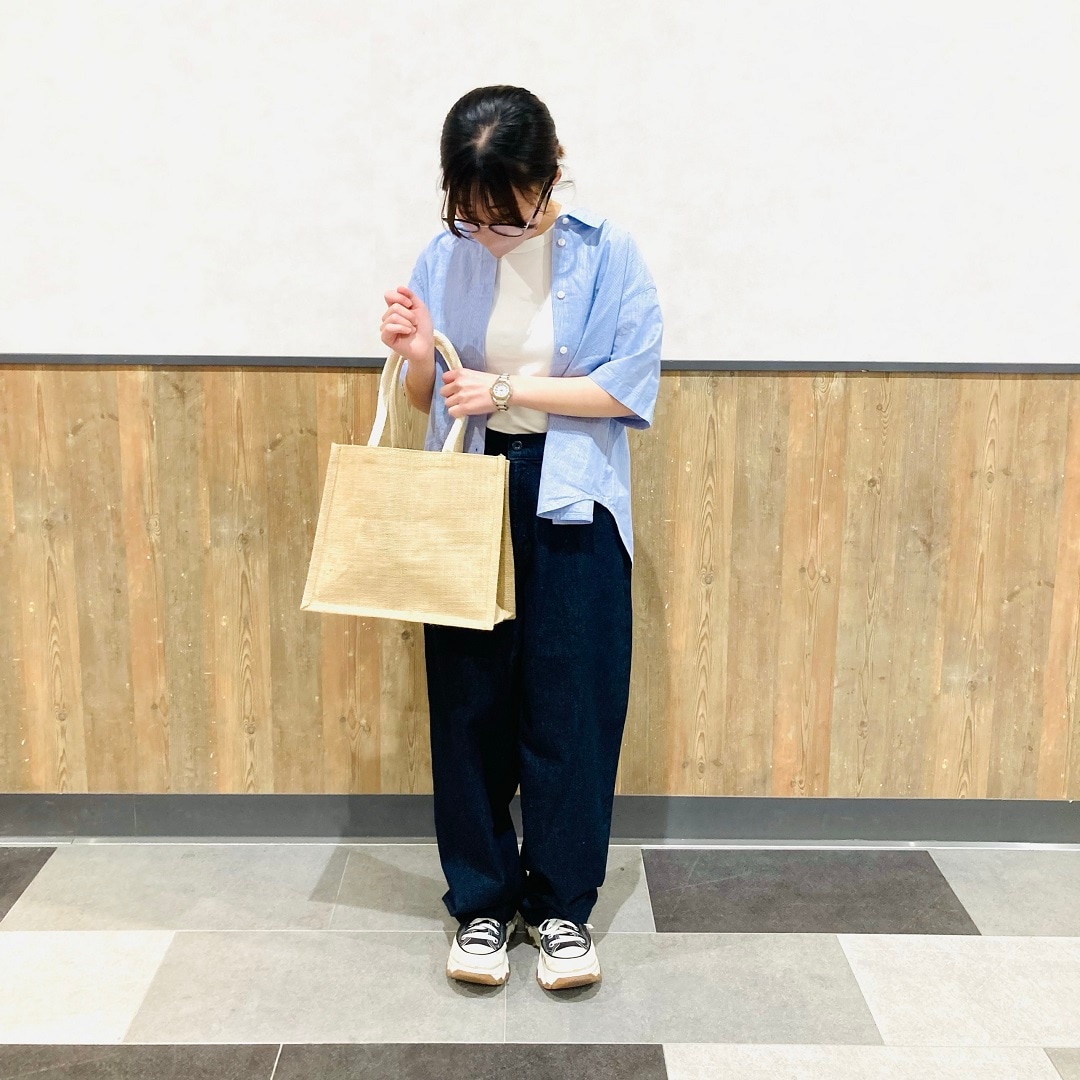 骨格別コーデストレート汗じみしにくい