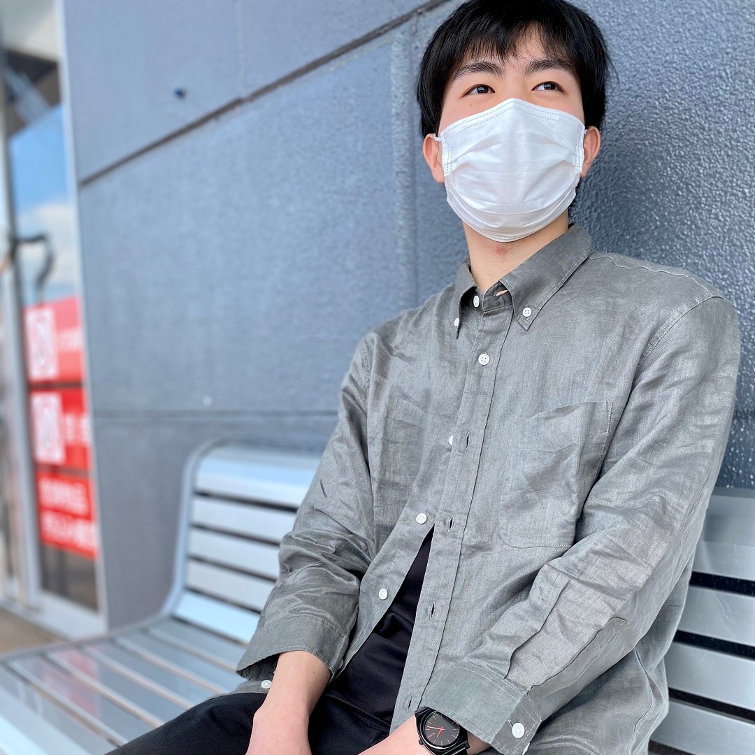 リネンシャツ