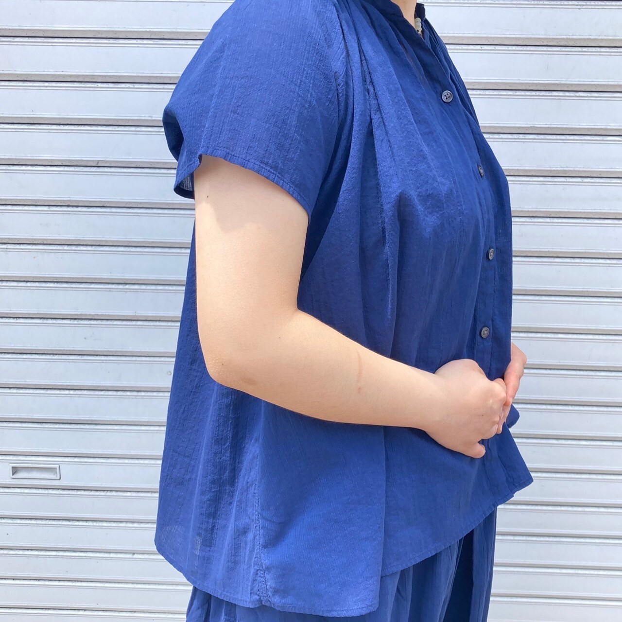 ​【岡山表町商店街】ふわっとしたシルエットで着回ししやすい！「強撚ボイル　フレンチスリーブブラウス・強撚ボイル　ギャザースカート」