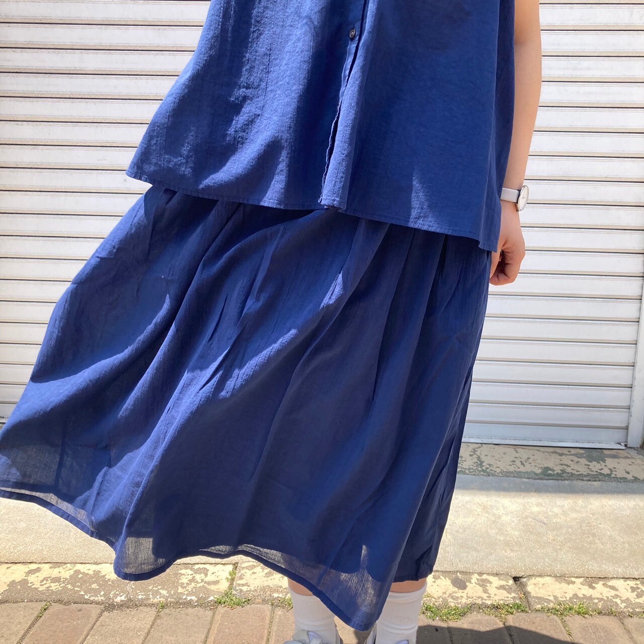 【岡山表町商店街】ふわっとしたシルエットで着回ししやすい！「強撚ボイル　フレンチスリーブブラウス・強撚ボイル　ギャザースカート」