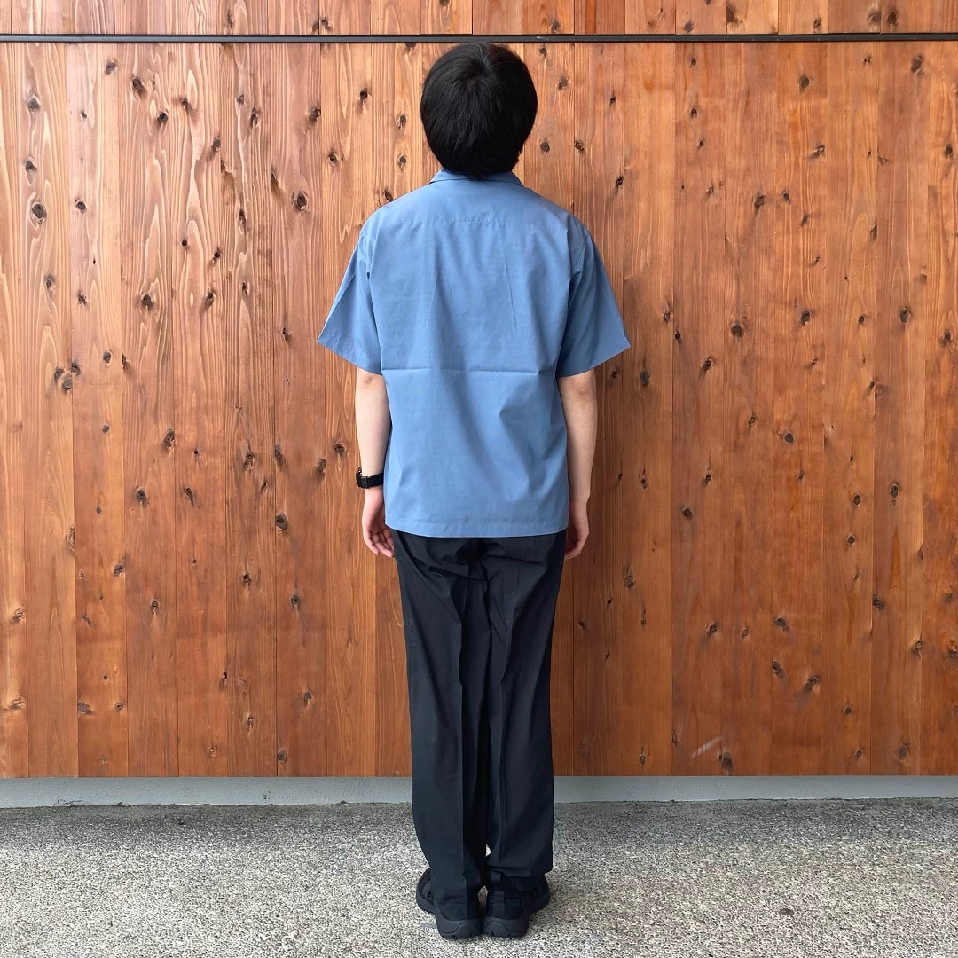 風を通すタックテーパードパンツ