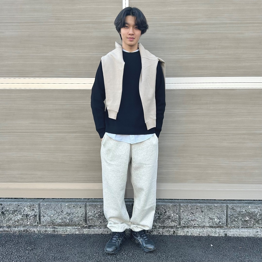 男性スタッフの全身写真