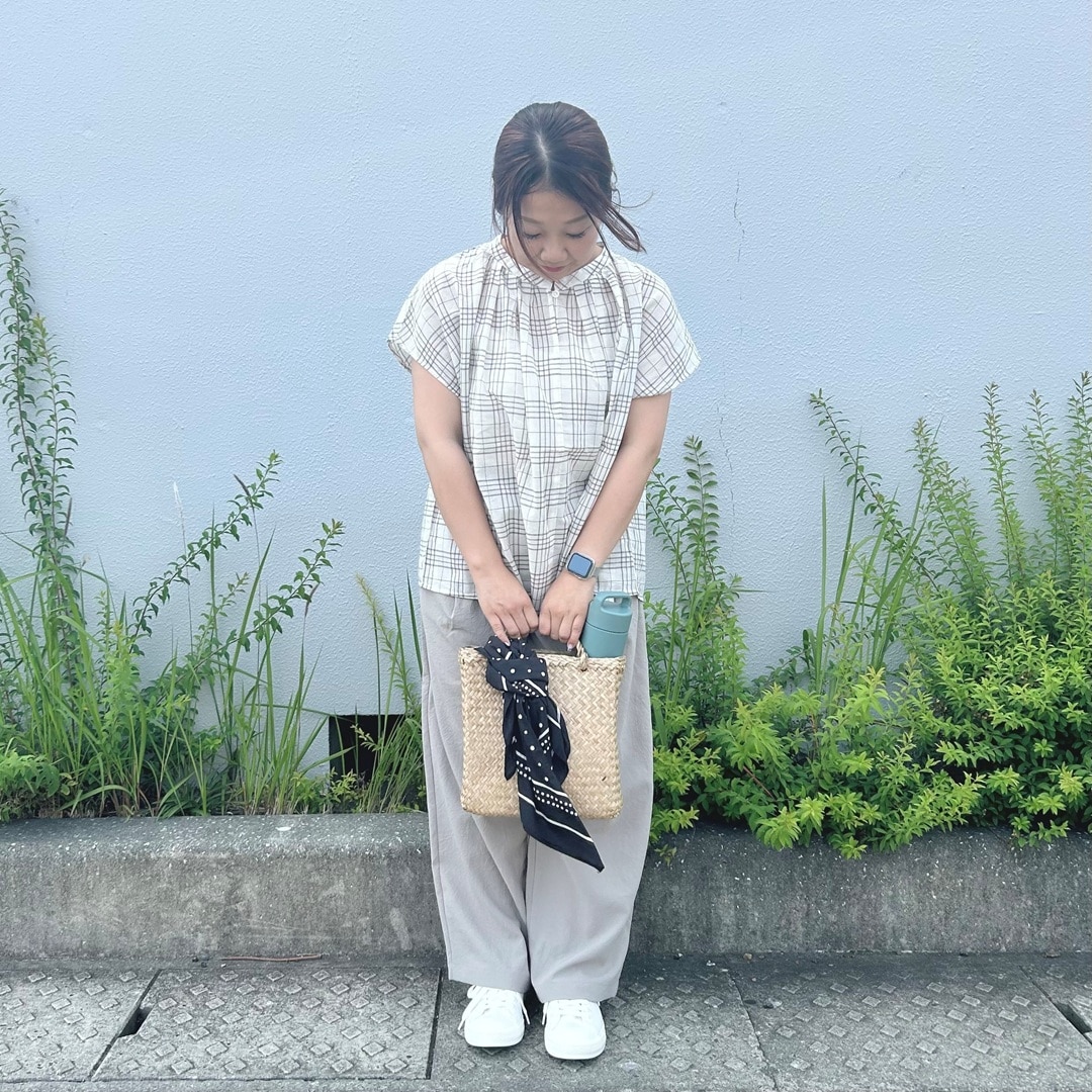 女性の全身写真