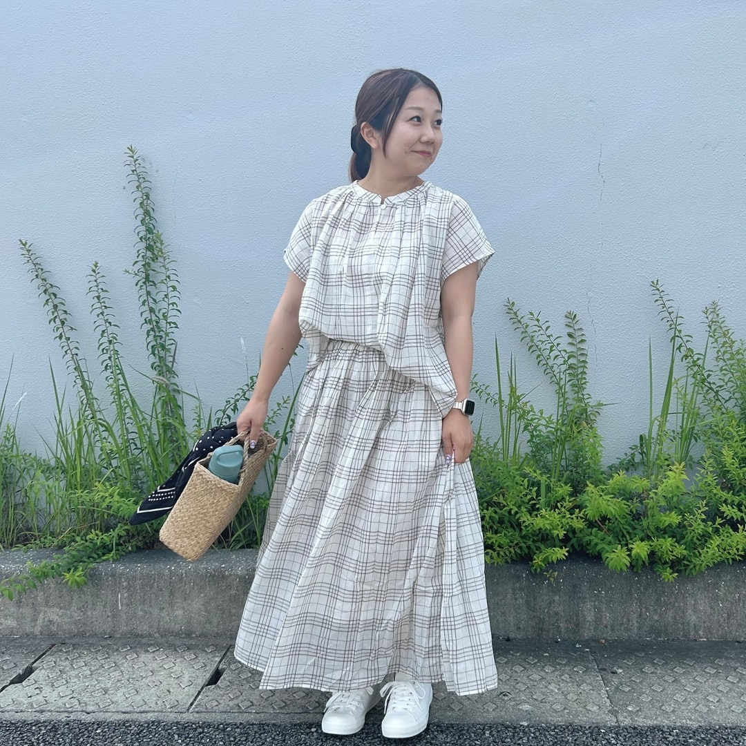 女性の全身写真
