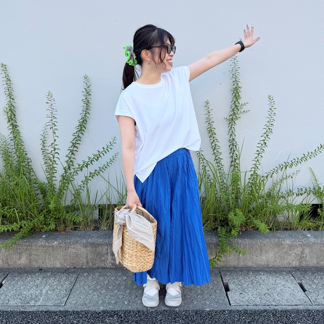 女性が立っている