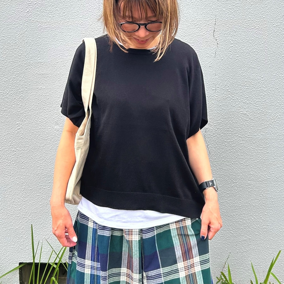 女性の上半身姿
