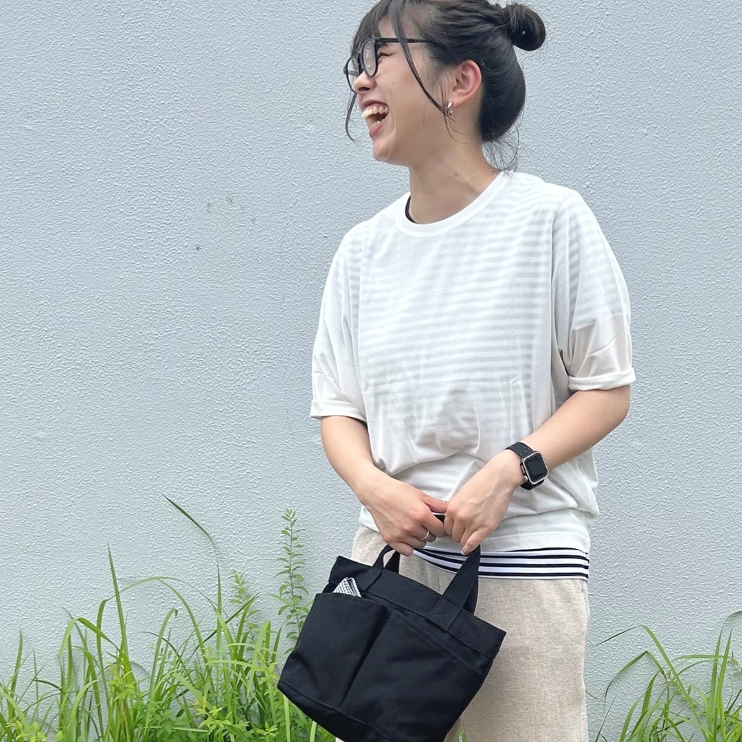 女性の全身写真