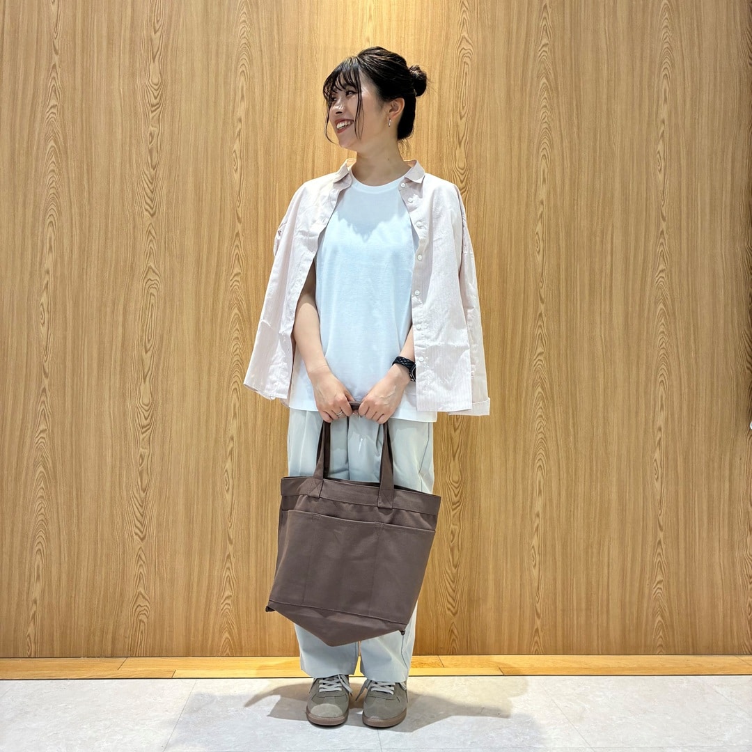 女性の全身写真