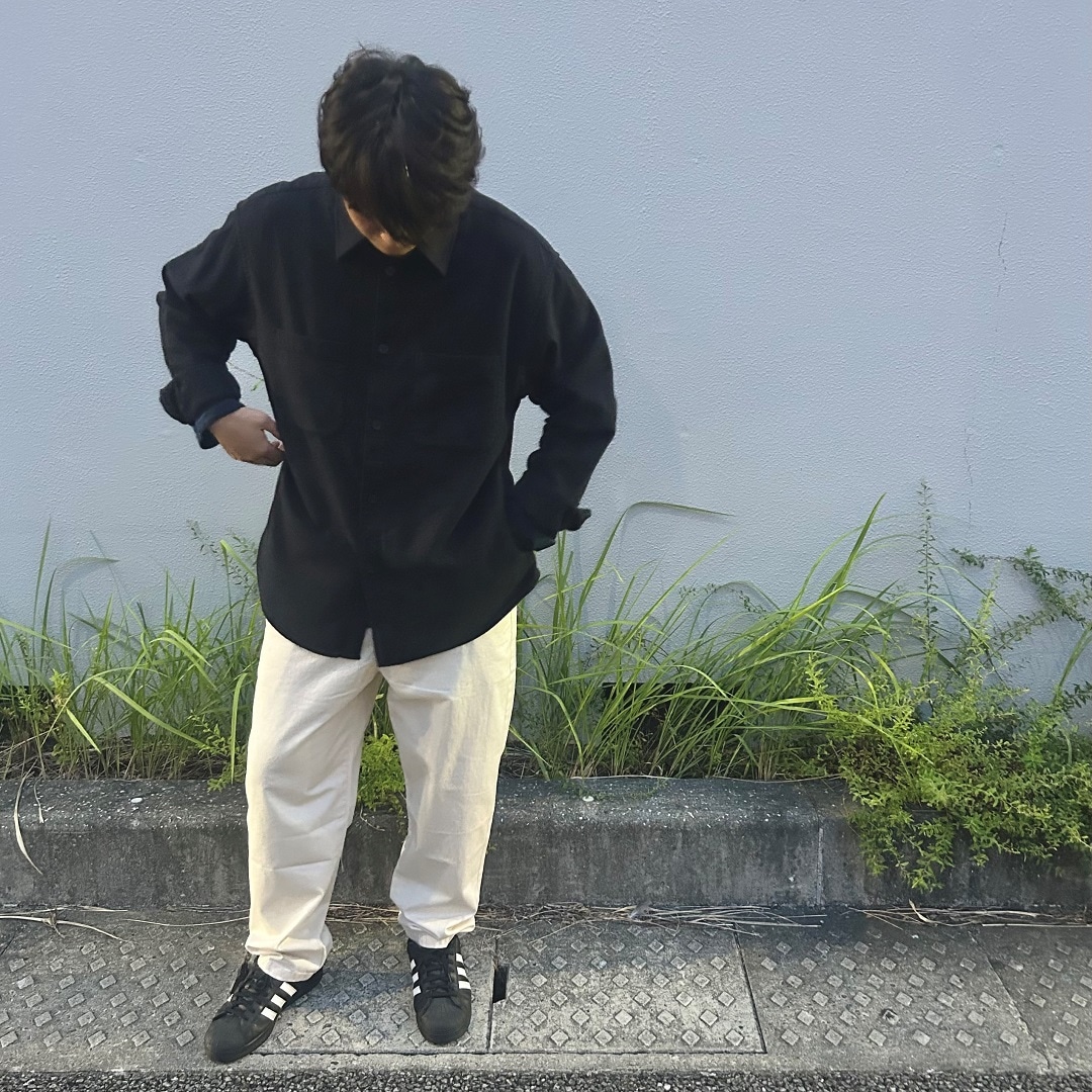 男性の全身写真