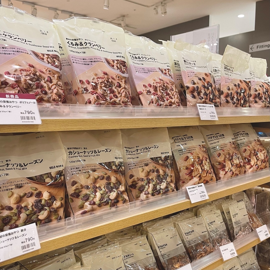 素材の栄養おやつ　売場写真