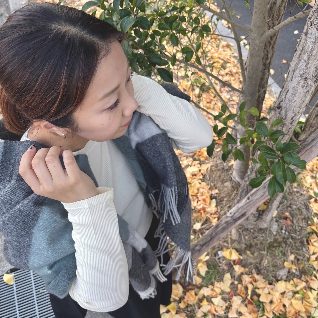 ライトイエローな女性