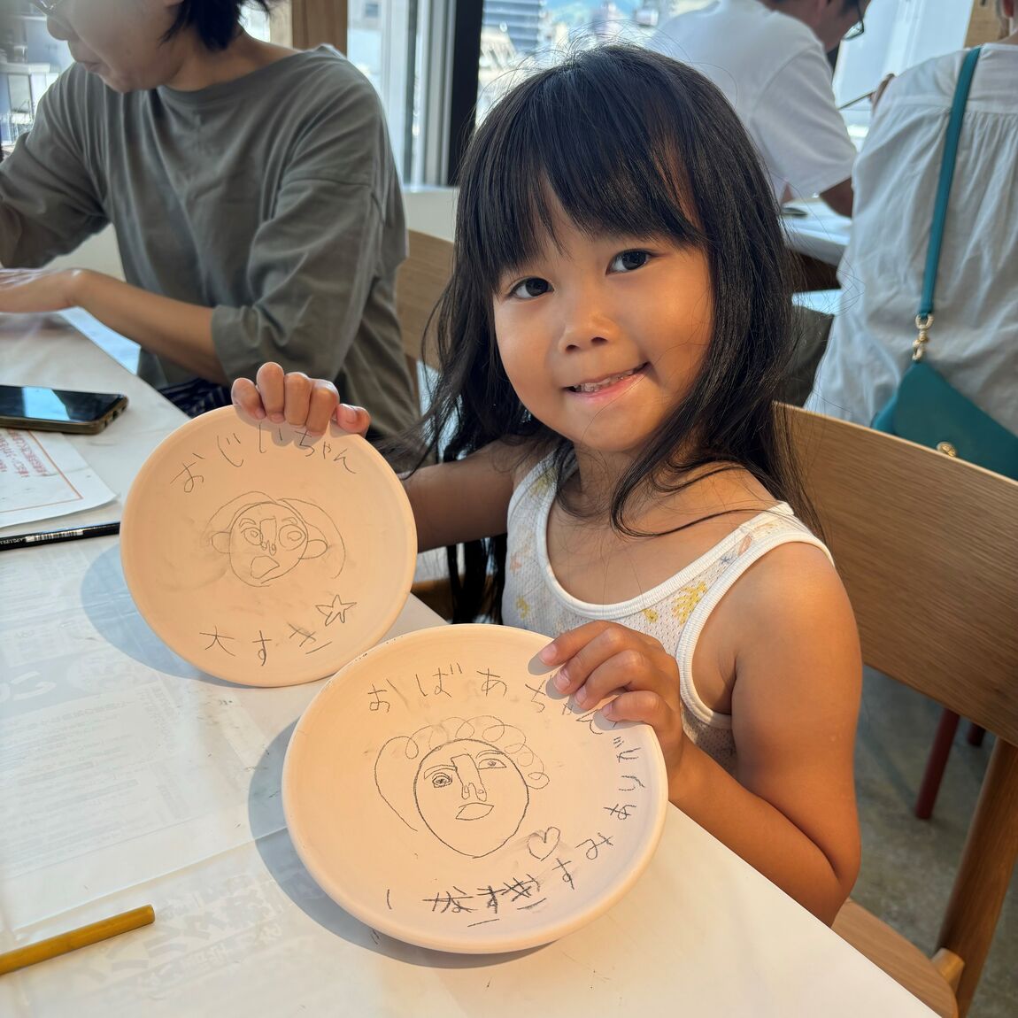 砥部焼絵付け体験開催の様子