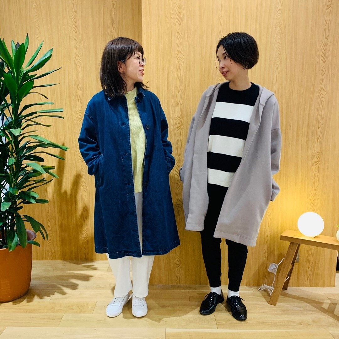 デニムコート、二重編みコート着用