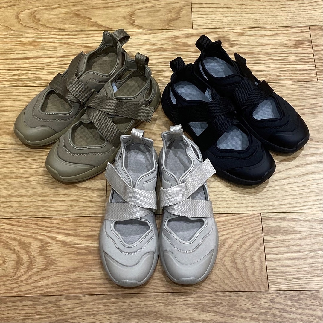 愛用品　スニーカーサンダル