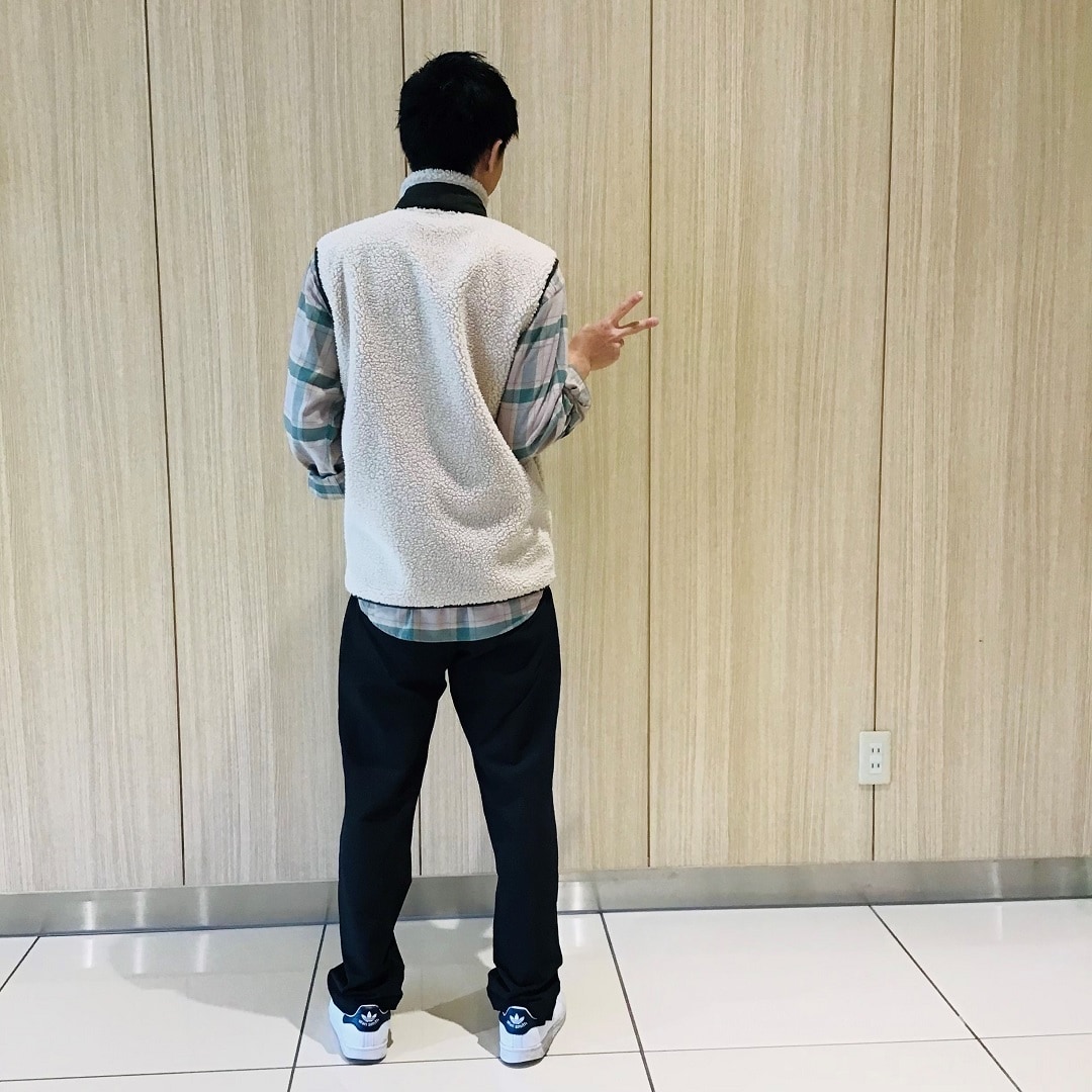 ボアフリース　ベスト　後ろ姿