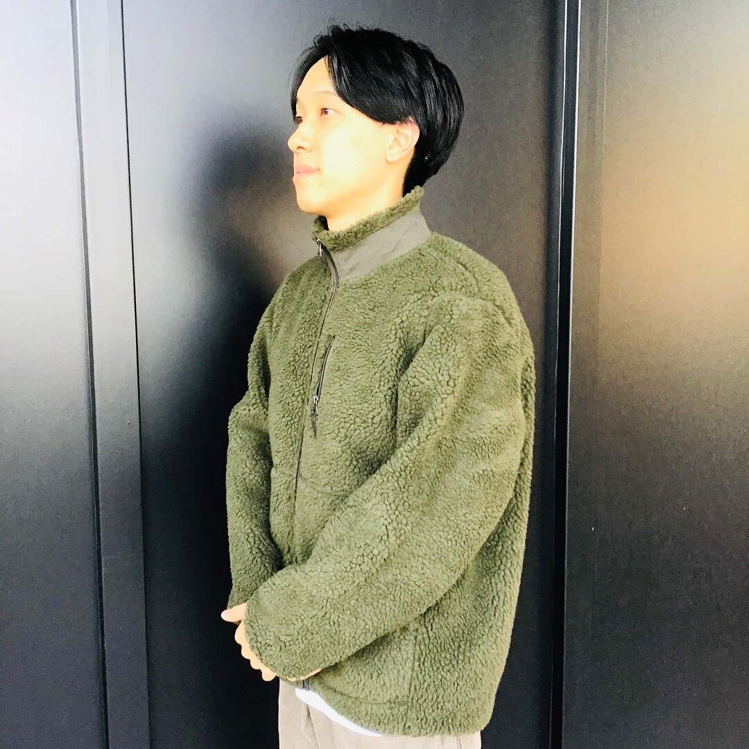 上半身　横姿