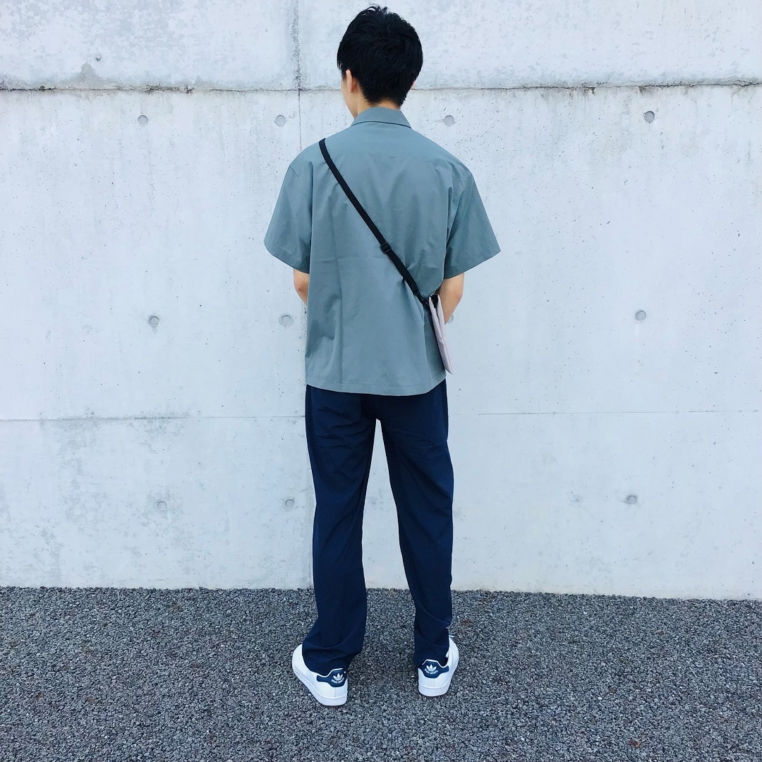 後ろ姿