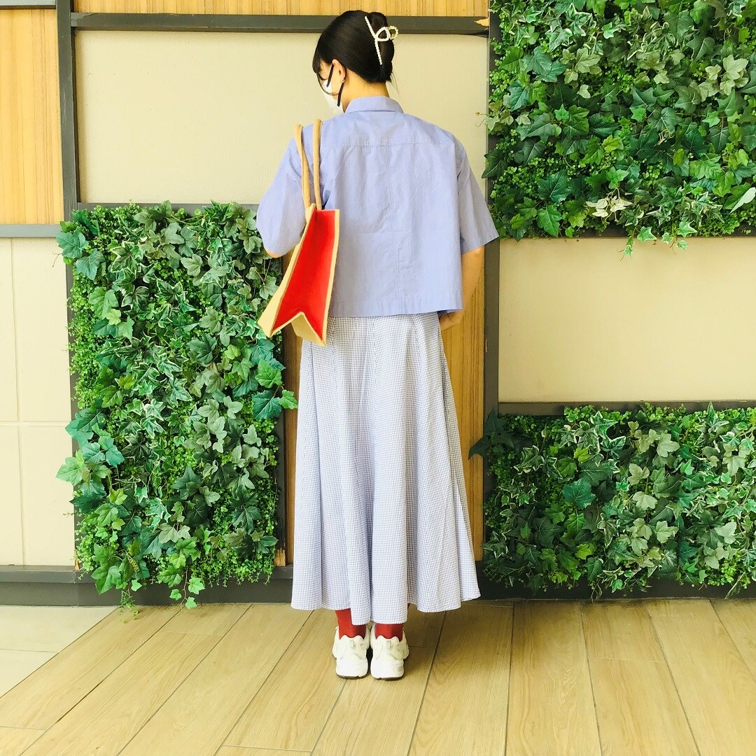 後ろ