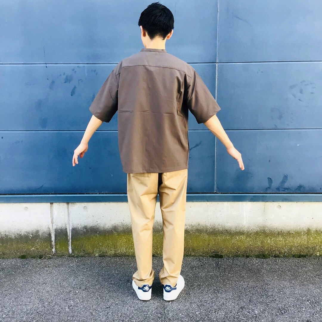 後ろ姿