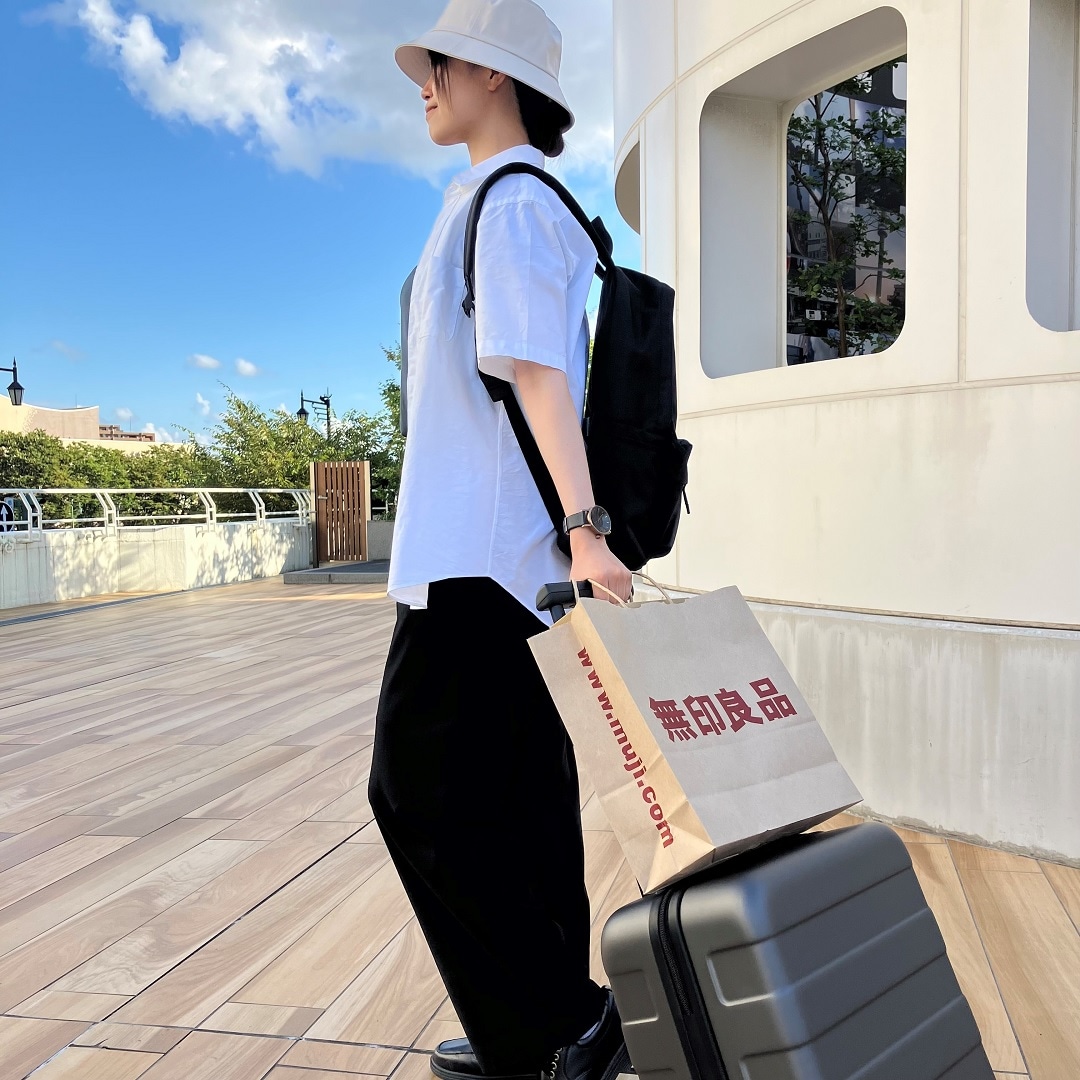 【ラブラ万代】旅の必需品ハードキャリーケース