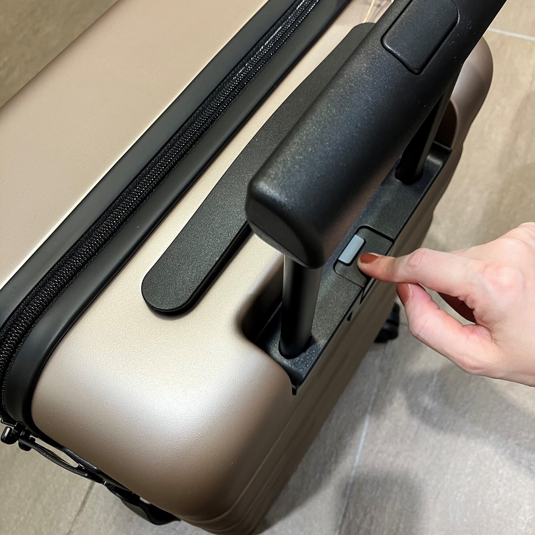 【ラブラ万代】旅の必需品ハードキャリーケース