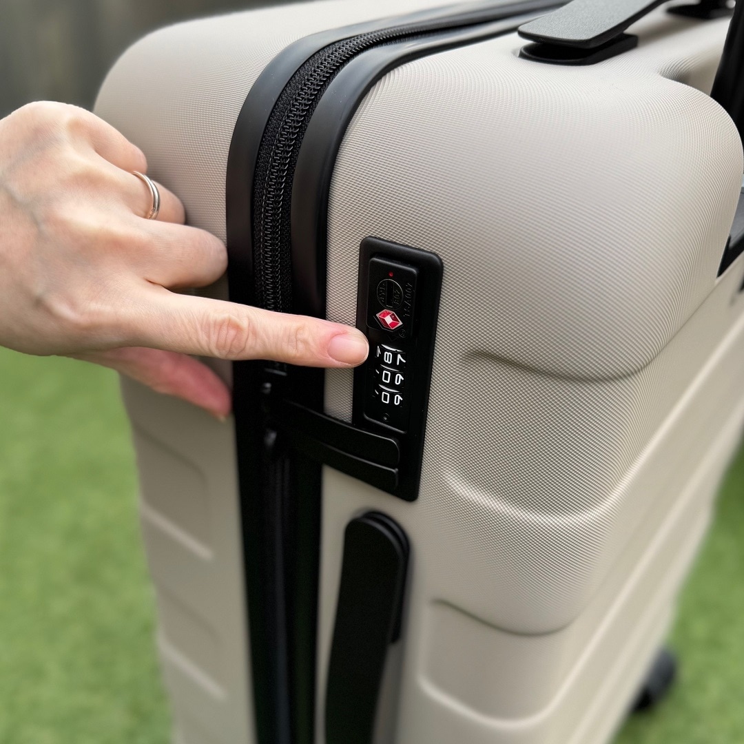 【ラブラ万代】ハードキャリーケースが新しくなりました