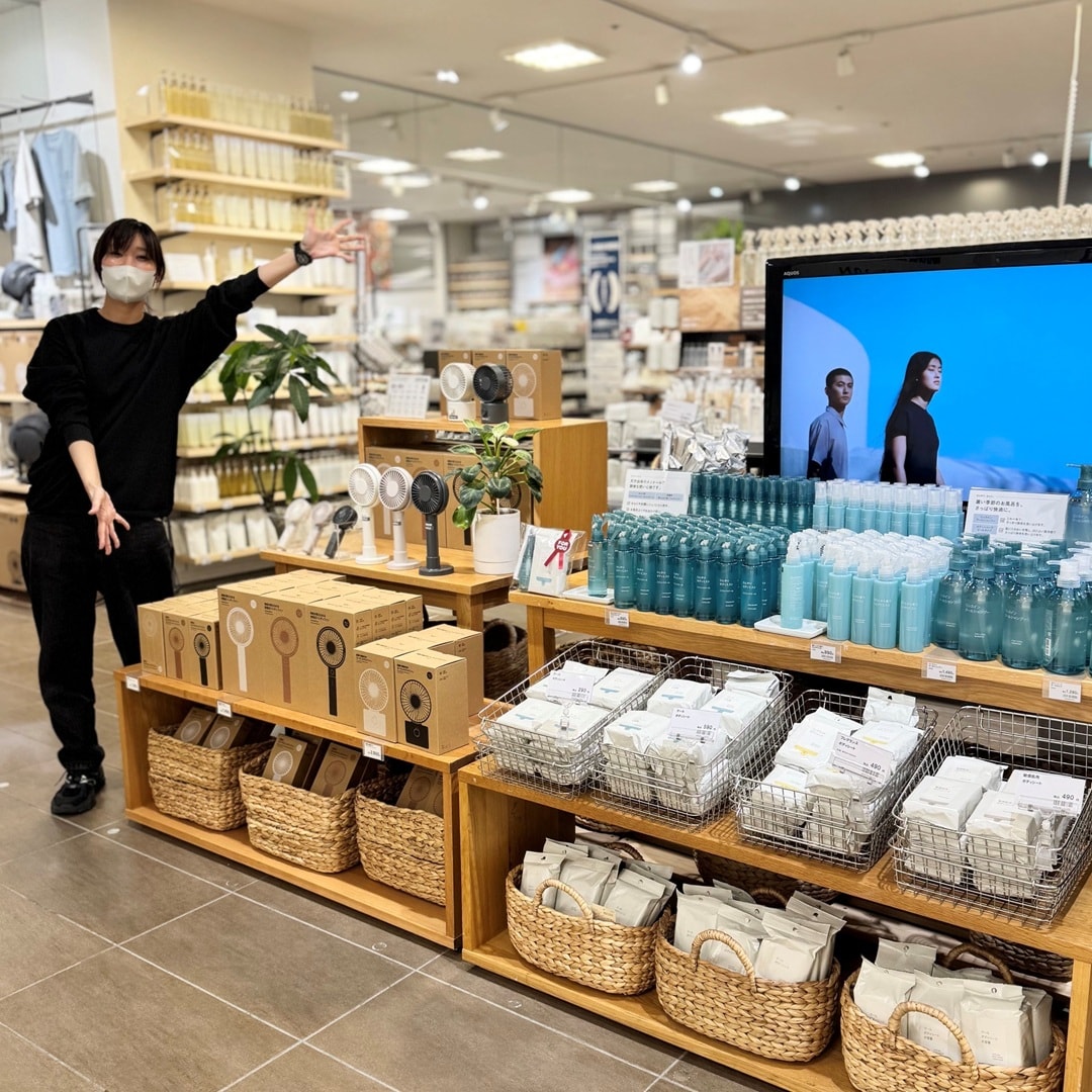 【ラブラ万代】ハンディファン&ひんやりミスト　いつでもひんやり快適に