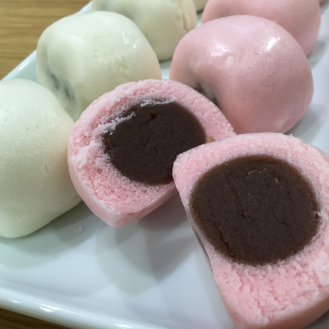 紅白のお菓子の写真