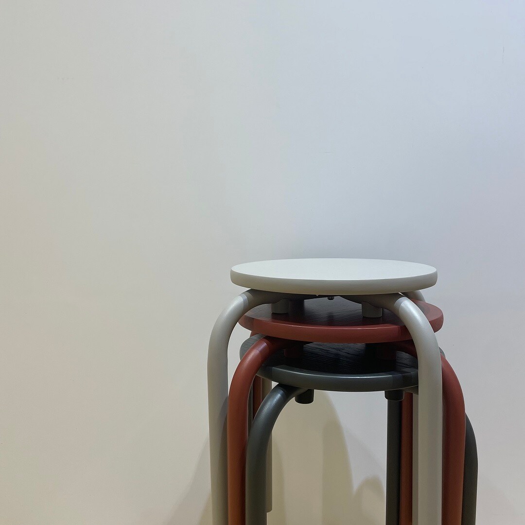 スツール　重ねる