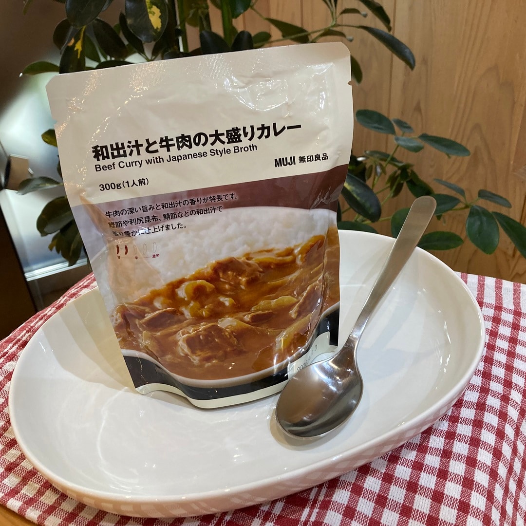 和出汁の大盛りカレー
