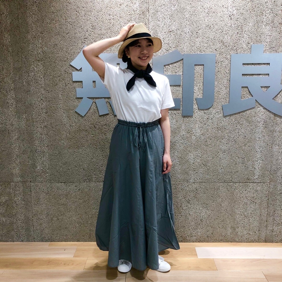 スカートスタイル全身