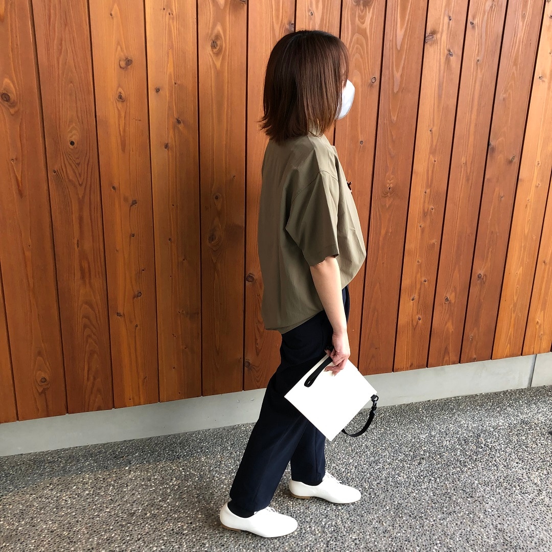 全身後ろ姿