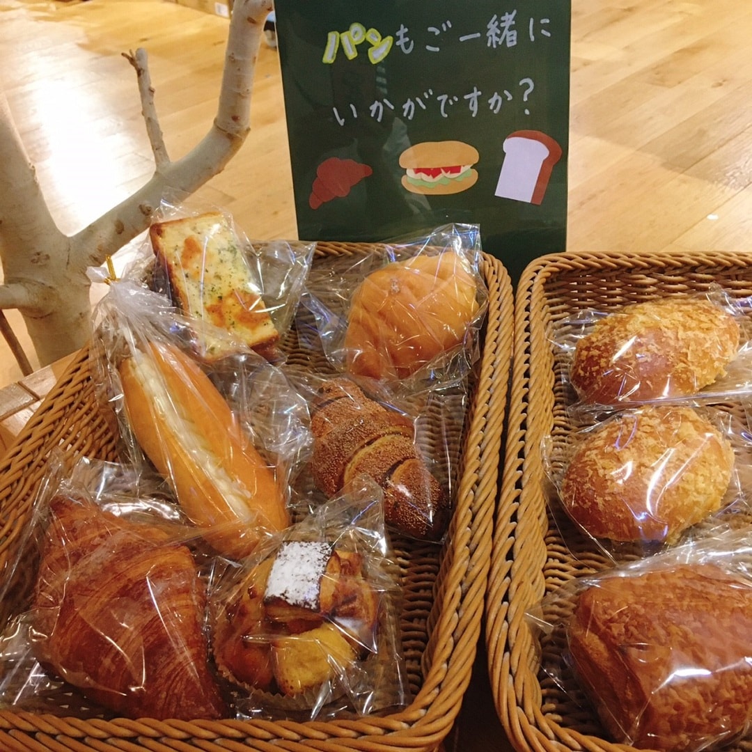 【Cafe'&Meal MUJI グランフロント大阪】パンかご画像